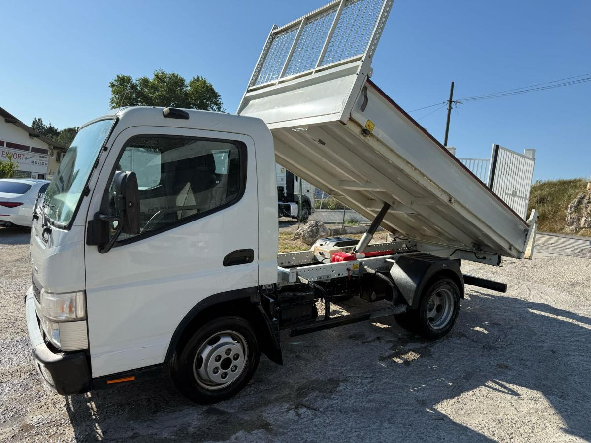 כלי רכב מסחרי מזהיר Mitsubishi Fuso Canter 3C15: תמונה 1