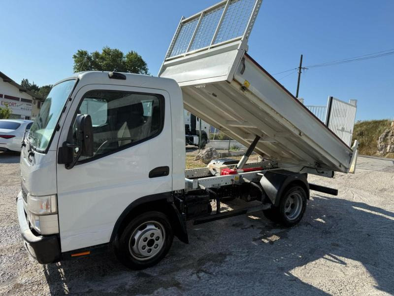 Mitsubishi Fuso Canter 3C15 - כלי רכב מסחרי מזהיר: תמונה 1 Mitsubishi Fuso Canter 3C15 - כלי רכב מסחרי מזהיר: תמונה 1