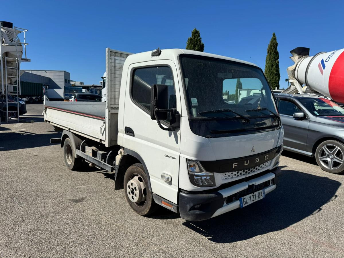Mitsubishi Fuso Canter 3C15 - כלי רכב מסחרי מזהיר: תמונה 1 Mitsubishi Fuso Canter 3C15 - כלי רכב מסחרי מזהיר: תמונה 1