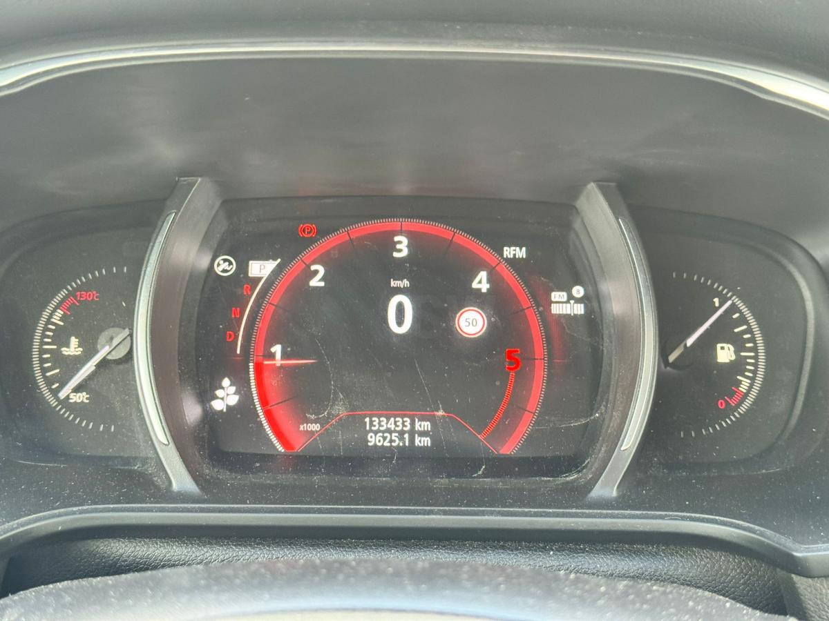 מכונית Renault Megane: תמונה 8