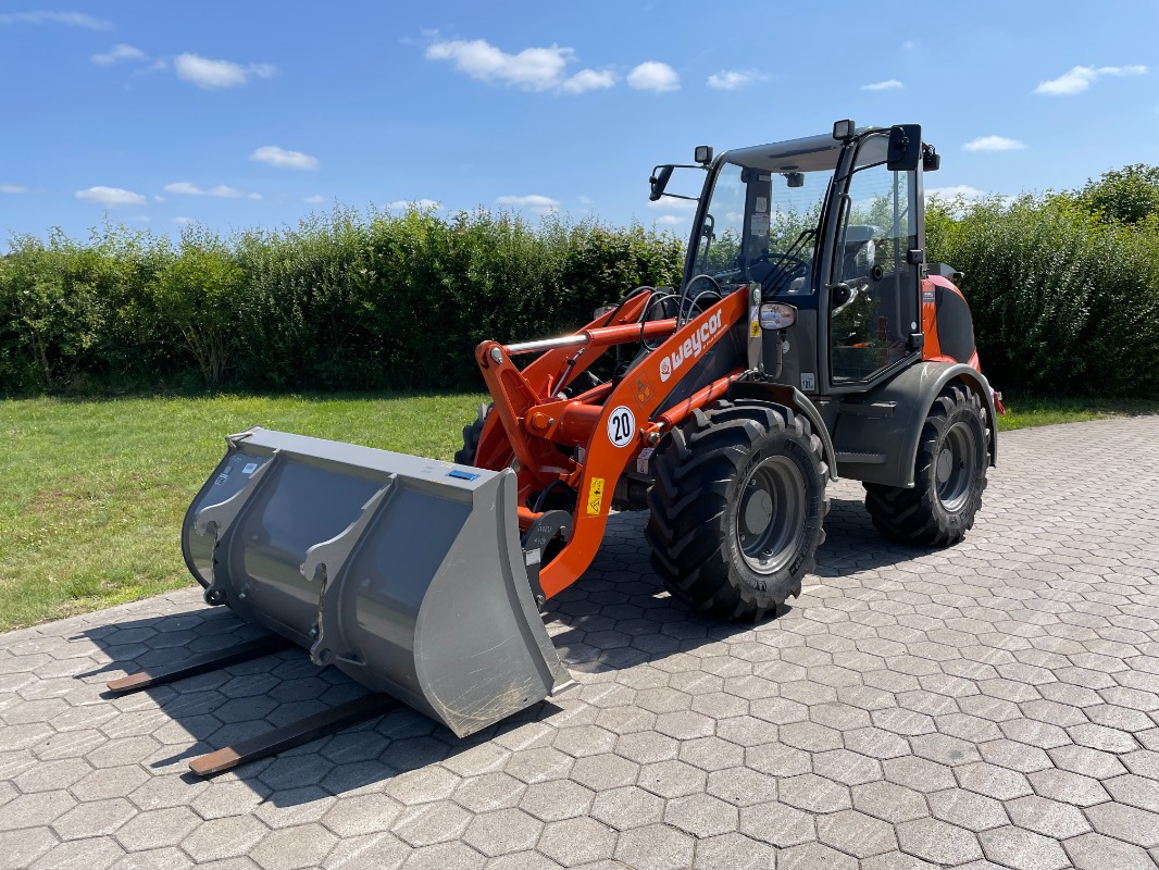 Atlas AR400 - מעמיס גלגלים: תמונה 1 Atlas AR400 - מעמיס גלגלים: תמונה 1