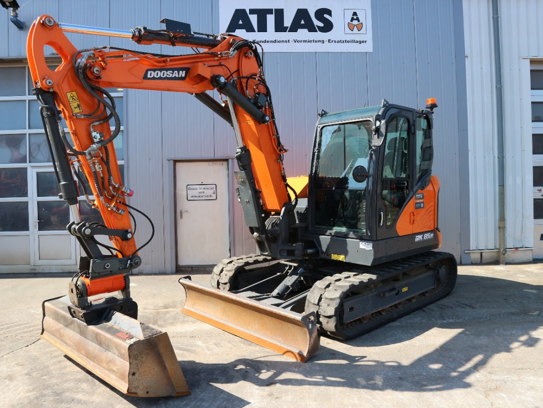 Doosan DX85R-7 - מיני מחפר: תמונה 1 Doosan DX85R-7 - מיני מחפר: תמונה 1