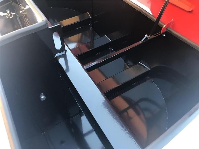 Case IH 1800 mm opbevaringskasse - משקל נגד: תמונה 3 Case IH 1800 mm opbevaringskasse - משקל נגד: תמונה 3