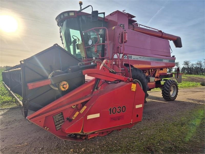 Case IH AXIAL-FLOW 2388 - מקצרת קומבינה: תמונה 1 Case IH AXIAL-FLOW 2388 - מקצרת קומבינה: תמונה 1