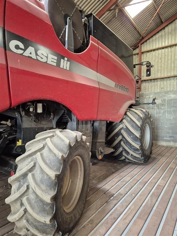 Case IH Axial-Flow 8010 MacDon skærebord - מקצרת קומבינה: תמונה 2 Case IH Axial-Flow 8010 MacDon skærebord - מקצרת קומבינה: תמונה 2