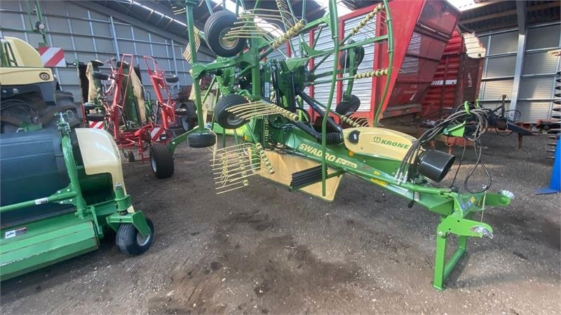 Krone SWADRO TC880 rive Plus - גורף/ מגרפה: תמונה 1 Krone SWADRO TC880 rive Plus - גורף/ מגרפה: תמונה 1
