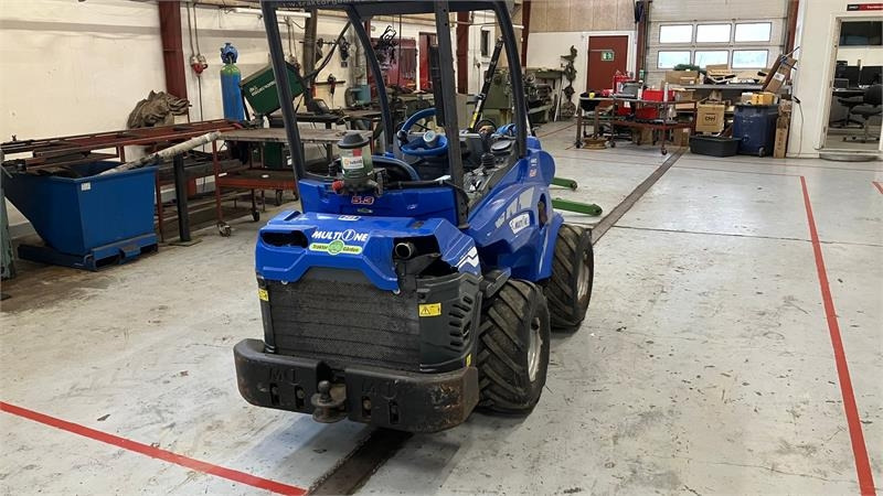 Multione 5.3 5.3  - מעמיס קומפקטי: תמונה 2 Multione 5.3 5.3  - מעמיס קומפקטי: תמונה 2