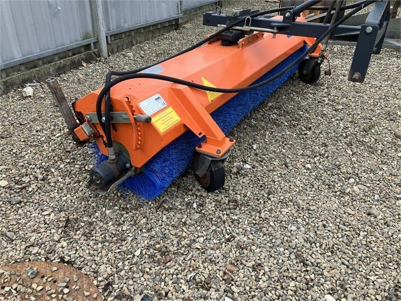 Tuchel 560 Plus - מטאטא: תמונה 4 Tuchel 560 Plus - מטאטא: תמונה 4