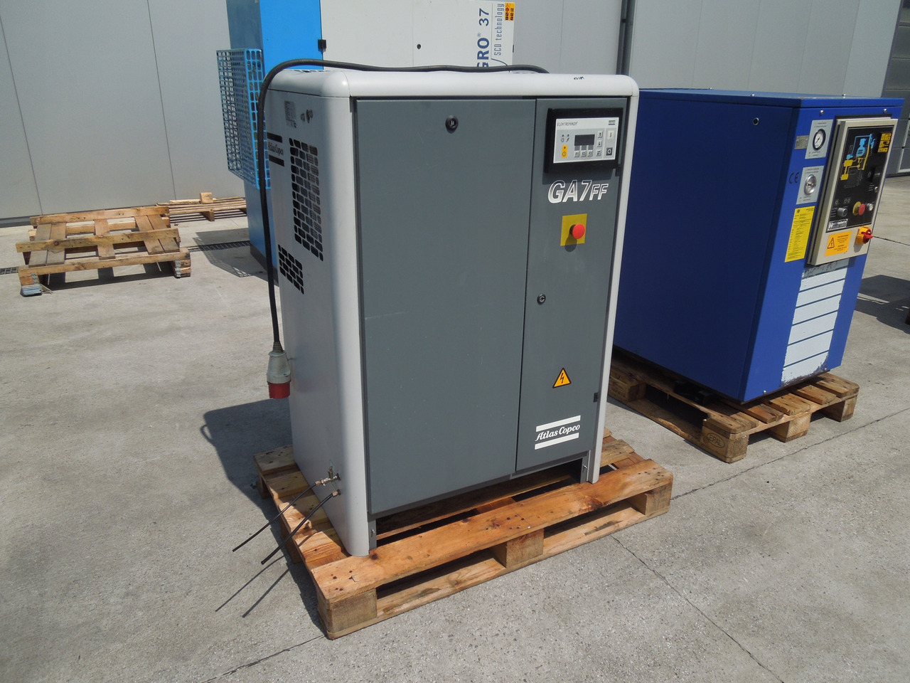 ATLAS COPCO GA7FF - מדחס אוויר: תמונה 1 ATLAS COPCO GA7FF - מדחס אוויר: תמונה 1