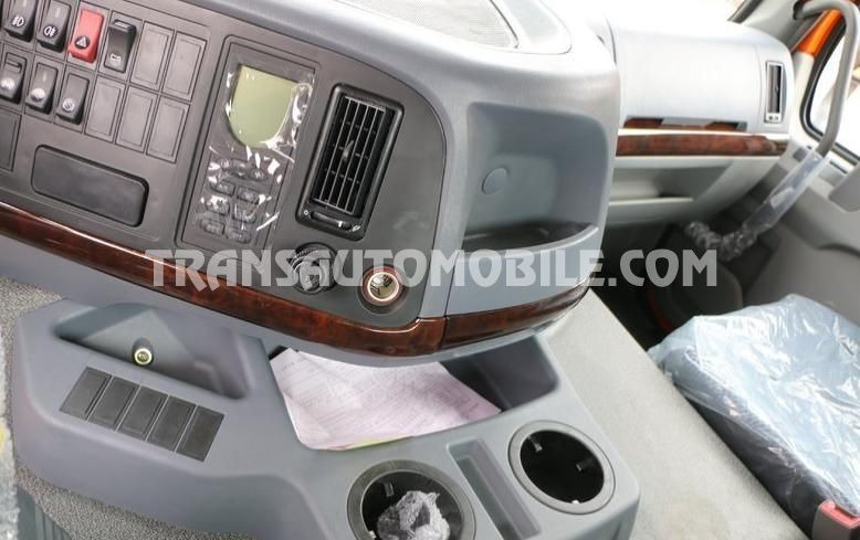 Sinotruk HOWO 6X6 ALL-WHEEL DRIVE - יחידת טרקטור: תמונה 4 Sinotruk HOWO 6X6 ALL-WHEEL DRIVE - יחידת טרקטור: תמונה 4