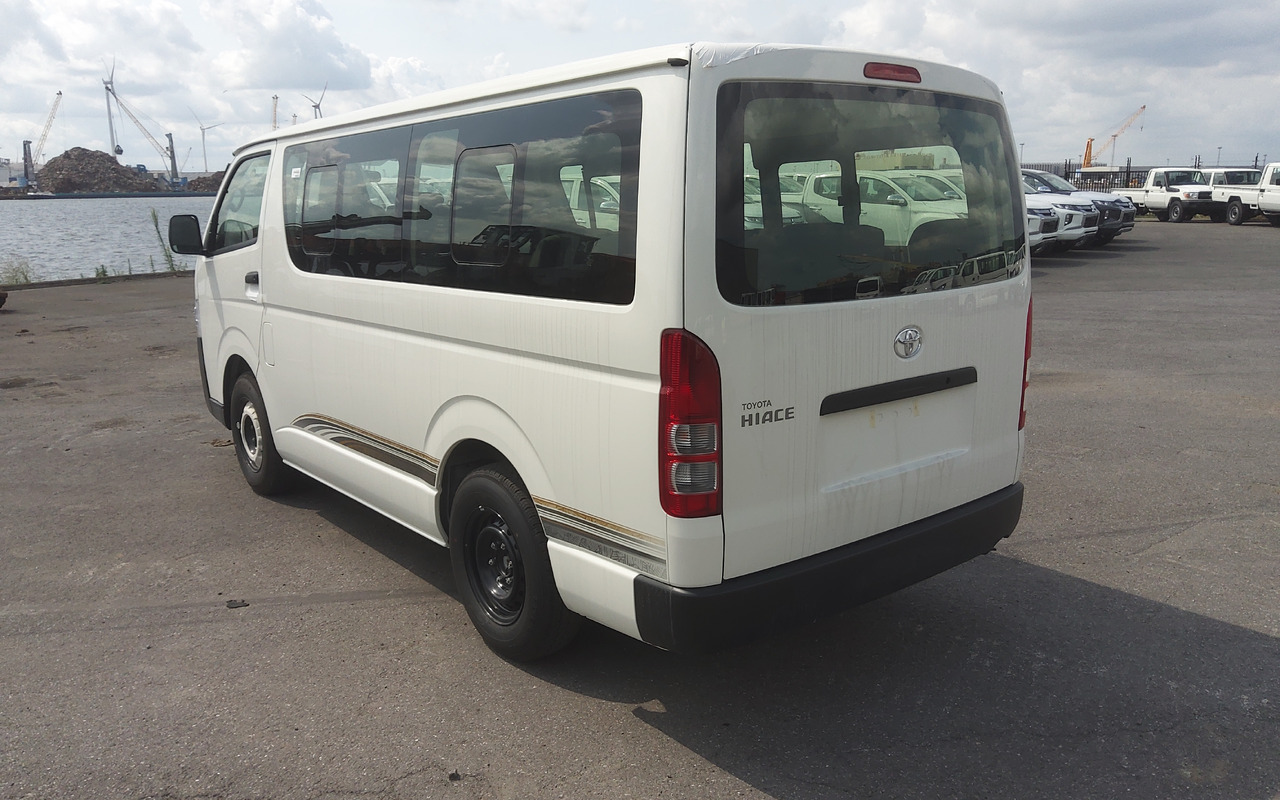 Toyota Hiace STANDARD ROOF 2.5L Diesel Manual - מיניבוס, כלי רכב מסחרי לנוסעים: תמונה 4 Toyota Hiace STANDARD ROOF 2.5L Diesel Manual - מיניבוס, כלי רכב מסחרי לנוסעים: תמונה 4
