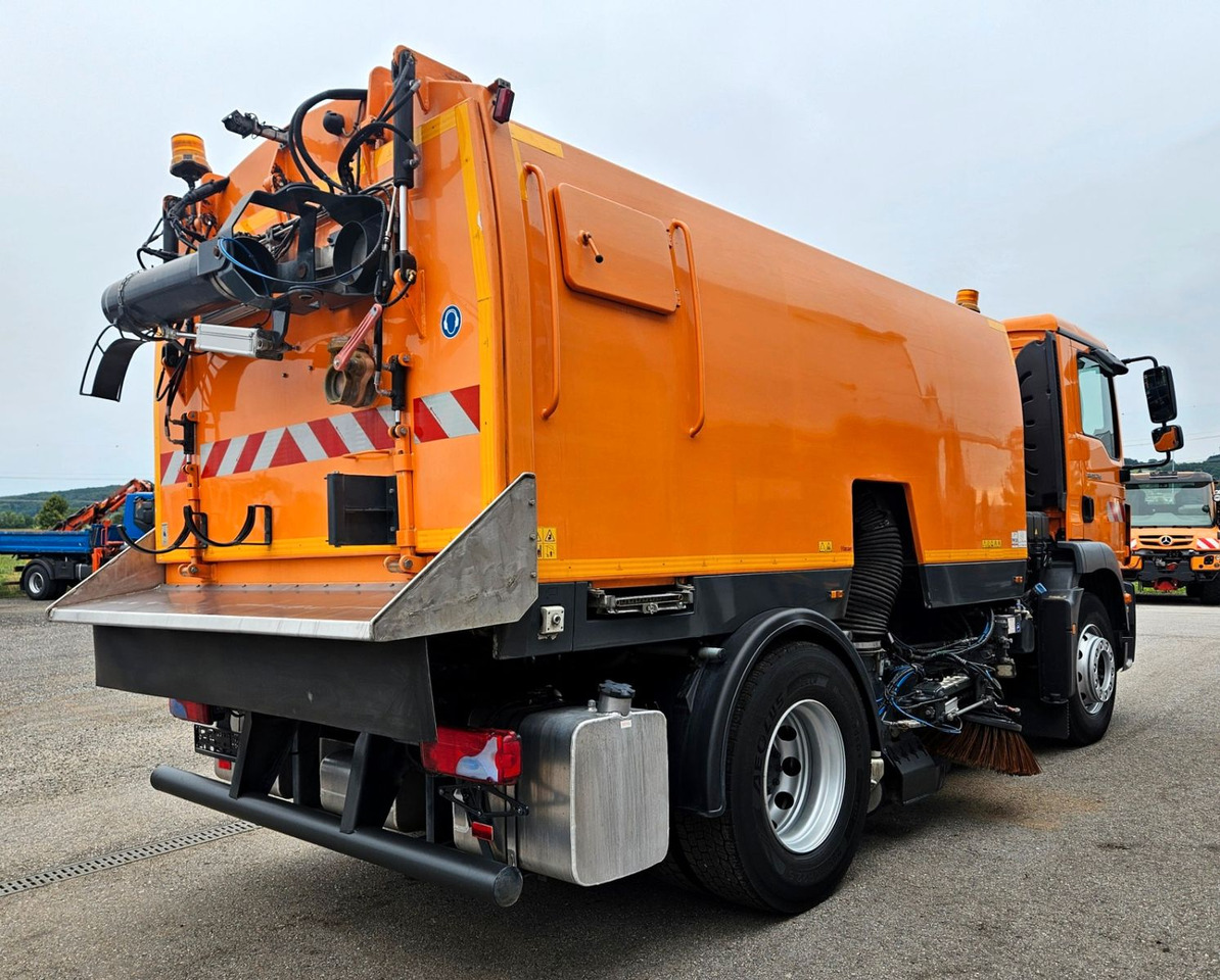 MAN TGM 18.250 Euro6 BROCK SL200 L+R Aufbaumotor - מטאטא כבישים: תמונה 5 MAN TGM 18.250 Euro6 BROCK SL200 L+R Aufbaumotor - מטאטא כבישים: תמונה 5