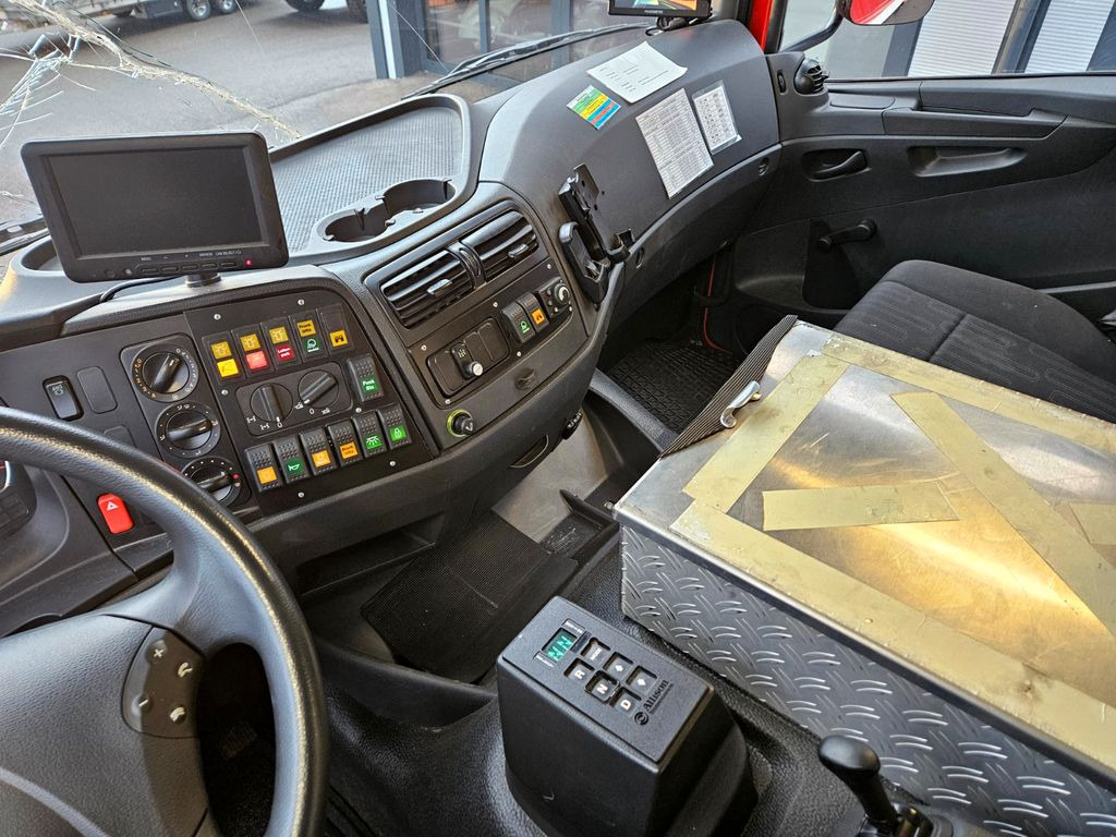 משאית Mercedes-Benz Atego 1529 4x4 Feuerwehr Schlingmann LF20: תמונה 10