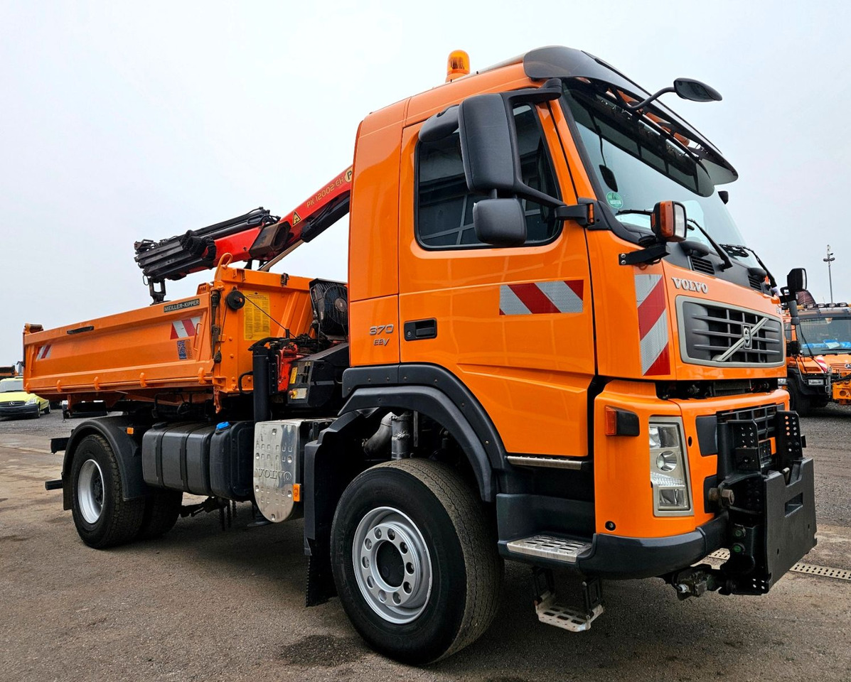 Volvo FM 370 4x4 Palfinger PK12002 Funk Kran EEV - מזהיר, משאית מנוף: תמונה 1 Volvo FM 370 4x4 Palfinger PK12002 Funk Kran EEV - מזהיר, משאית מנוף: תמונה 1