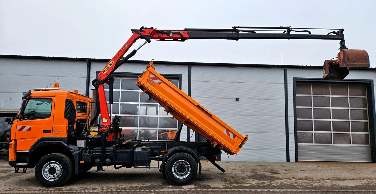 Volvo FM 370 4x4 Palfinger PK12002 Funk Kran EEV - מזהיר, משאית מנוף: תמונה 2 Volvo FM 370 4x4 Palfinger PK12002 Funk Kran EEV - מזהיר, משאית מנוף: תמונה 2