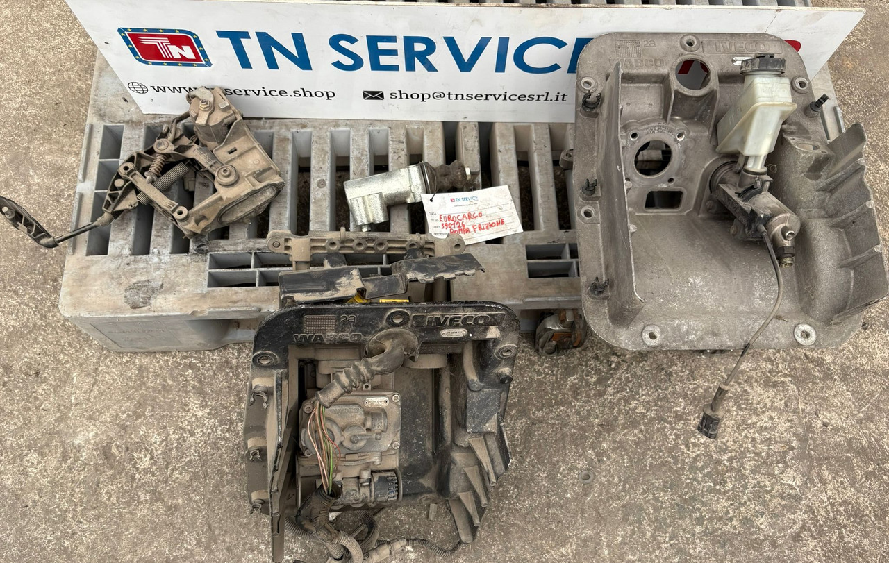 Supporto pedale Frizione IVECO - דוושה עבור משאית: תמונה 1 Supporto pedale Frizione IVECO - דוושה עבור משאית: תמונה 1