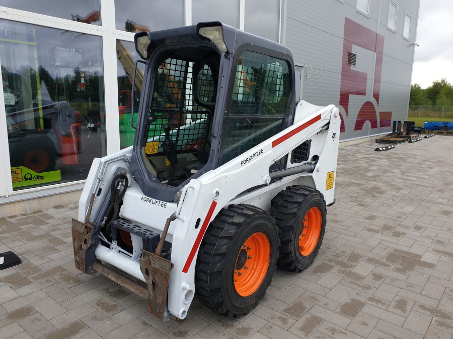 BOBCAT Bobcat S450 - מעמיס היגוי החלקה: תמונה 1 BOBCAT Bobcat S450 - מעמיס היגוי החלקה: תמונה 1