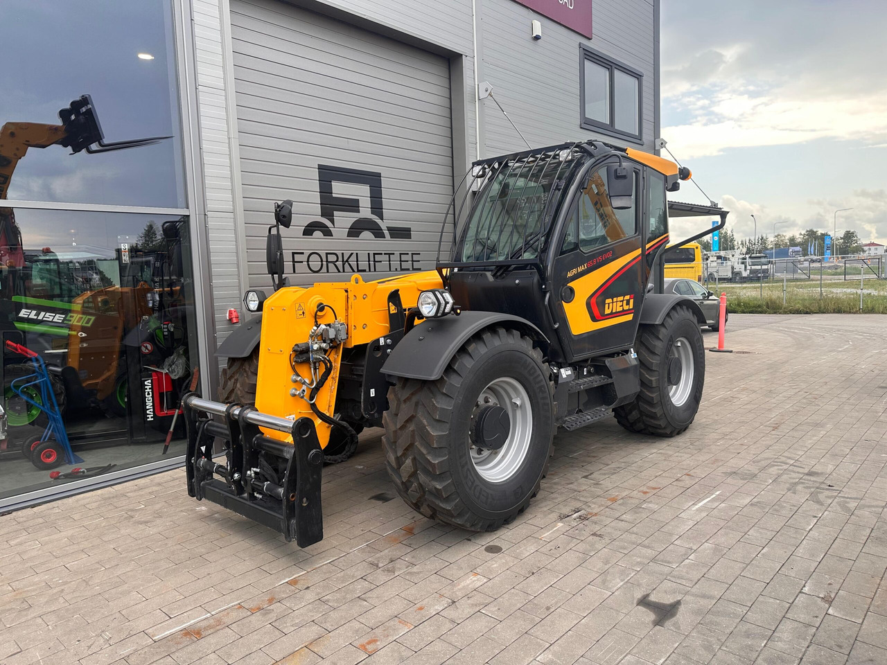Dieci Agri Max 65.8 VS EVO2 GD - מפעיל טלסקופי: תמונה 1 Dieci Agri Max 65.8 VS EVO2 GD - מפעיל טלסקופי: תמונה 1