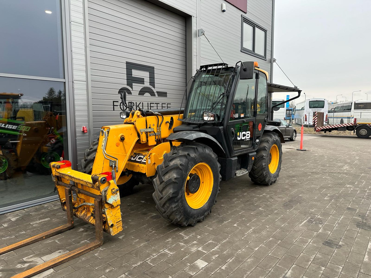JCB 535-95 - מפעיל טלסקופי: תמונה 1 JCB 535-95 - מפעיל טלסקופי: תמונה 1