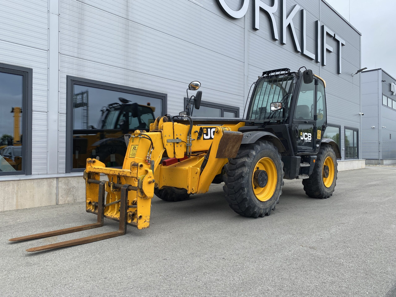 JCB 540-140 - מפעיל טלסקופי: תמונה 1 JCB 540-140 - מפעיל טלסקופי: תמונה 1