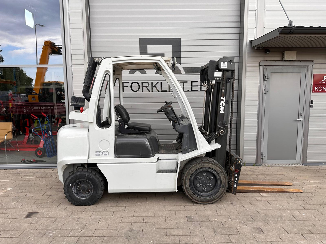 Unicarriers YG1D2A30Q - מלגזת סולר: תמונה 5 Unicarriers YG1D2A30Q - מלגזת סולר: תמונה 5