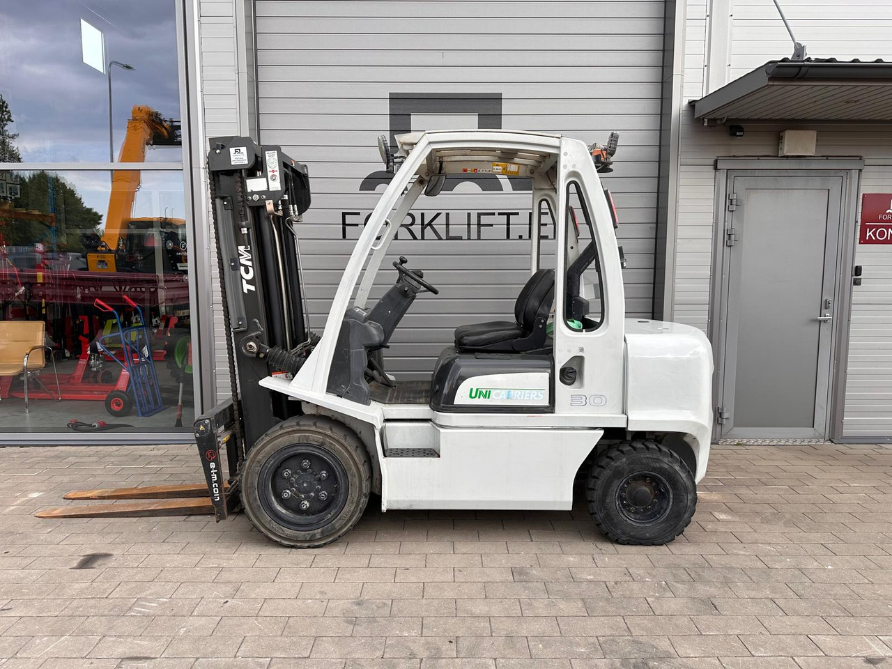 Unicarriers YG1D2A30Q - מלגזת סולר: תמונה 2 Unicarriers YG1D2A30Q - מלגזת סולר: תמונה 2