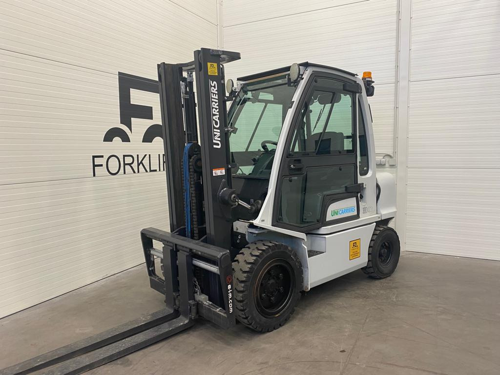 Unicarriers YG1D2A30Q - מלגזת סולר: תמונה 1 Unicarriers YG1D2A30Q - מלגזת סולר: תמונה 1