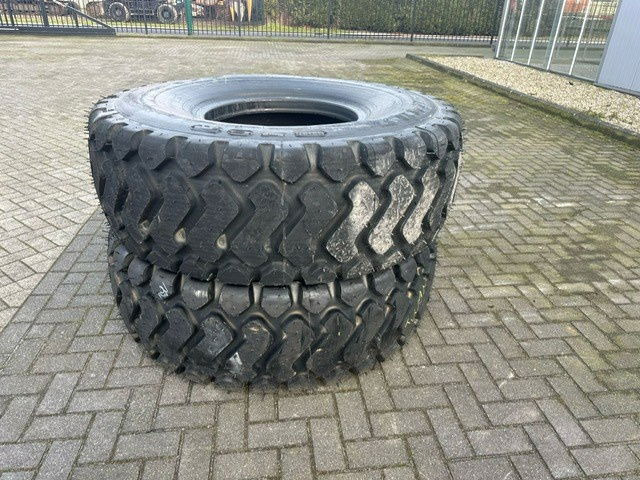 Michelin 20.5-25 Banden 2 stuks - צמיג: תמונה 1 Michelin 20.5-25 Banden 2 stuks - צמיג: תמונה 1