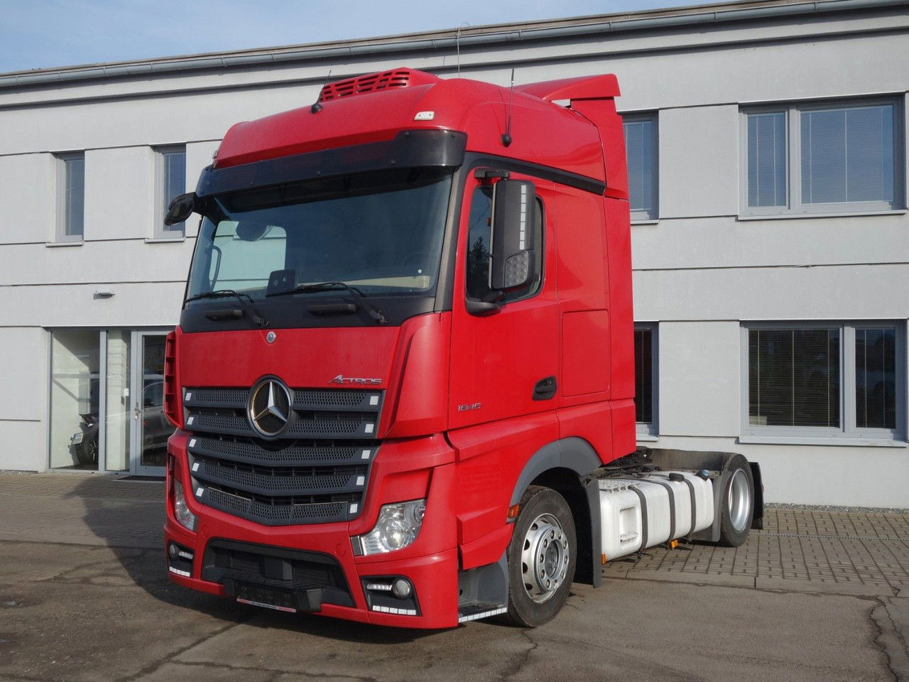Mercedes-Benz Actros 1845 Lsnrl, Lowdeck, Standklima, 2 Stk. - יחידת טרקטור: תמונה 1 Mercedes-Benz Actros 1845 Lsnrl, Lowdeck, Standklima, 2 Stk. - יחידת טרקטור: תמונה 1