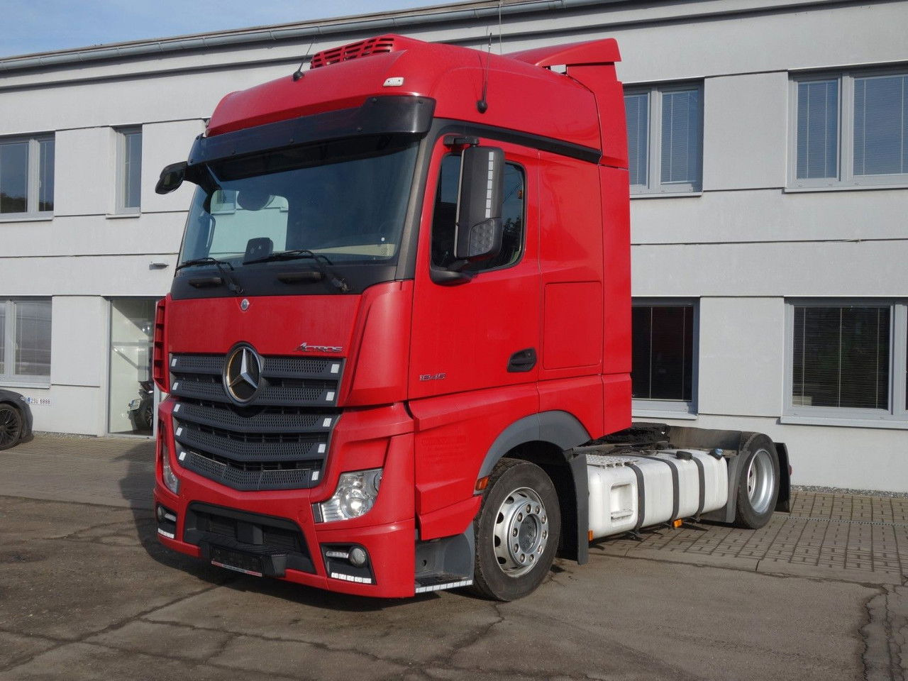 Mercedes-Benz Actros 1845 Lsnrl, Lowdeck, Standklima, 2 Stk. - יחידת טרקטור: תמונה 2 Mercedes-Benz Actros 1845 Lsnrl, Lowdeck, Standklima, 2 Stk. - יחידת טרקטור: תמונה 2