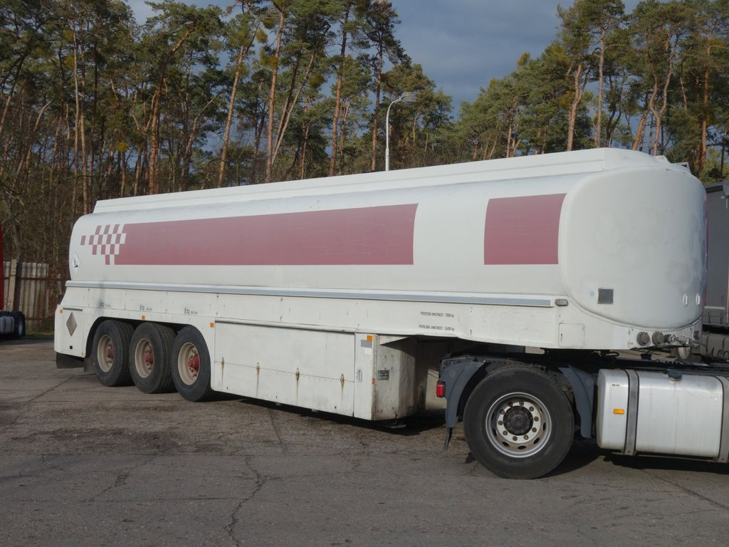 Schwarzmüller TSL 3/E Diesel/Benzin 7 Kammern - סמיטריילר מכל: תמונה 4 Schwarzmüller TSL 3/E Diesel/Benzin 7 Kammern - סמיטריילר מכל: תמונה 4