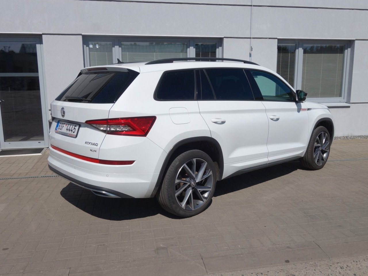 Skoda Kodiaq 2,0TDI 140kW, 4x4, SportLine, Pano, Webas - SUV: תמונה 5 Skoda Kodiaq 2,0TDI 140kW, 4x4, SportLine, Pano, Webas - SUV: תמונה 5