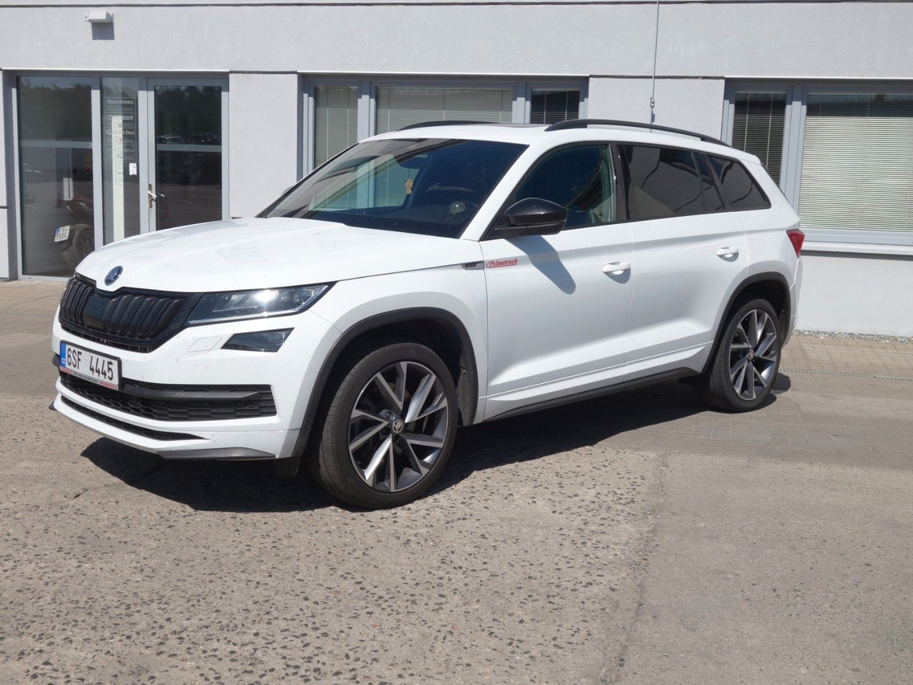 Skoda Kodiaq 2,0TDI 140kW, 4x4, SportLine, Pano, Webas - SUV: תמונה 2 Skoda Kodiaq 2,0TDI 140kW, 4x4, SportLine, Pano, Webas - SUV: תמונה 2