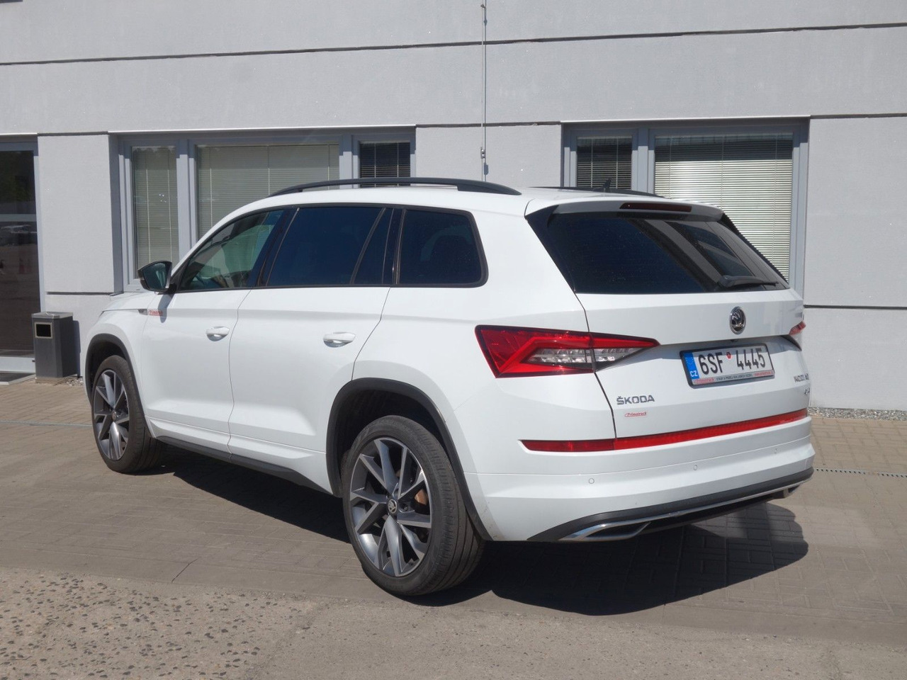Skoda Kodiaq 2,0TDI 140kW, 4x4, SportLine, Pano, Webas - SUV: תמונה 4 Skoda Kodiaq 2,0TDI 140kW, 4x4, SportLine, Pano, Webas - SUV: תמונה 4