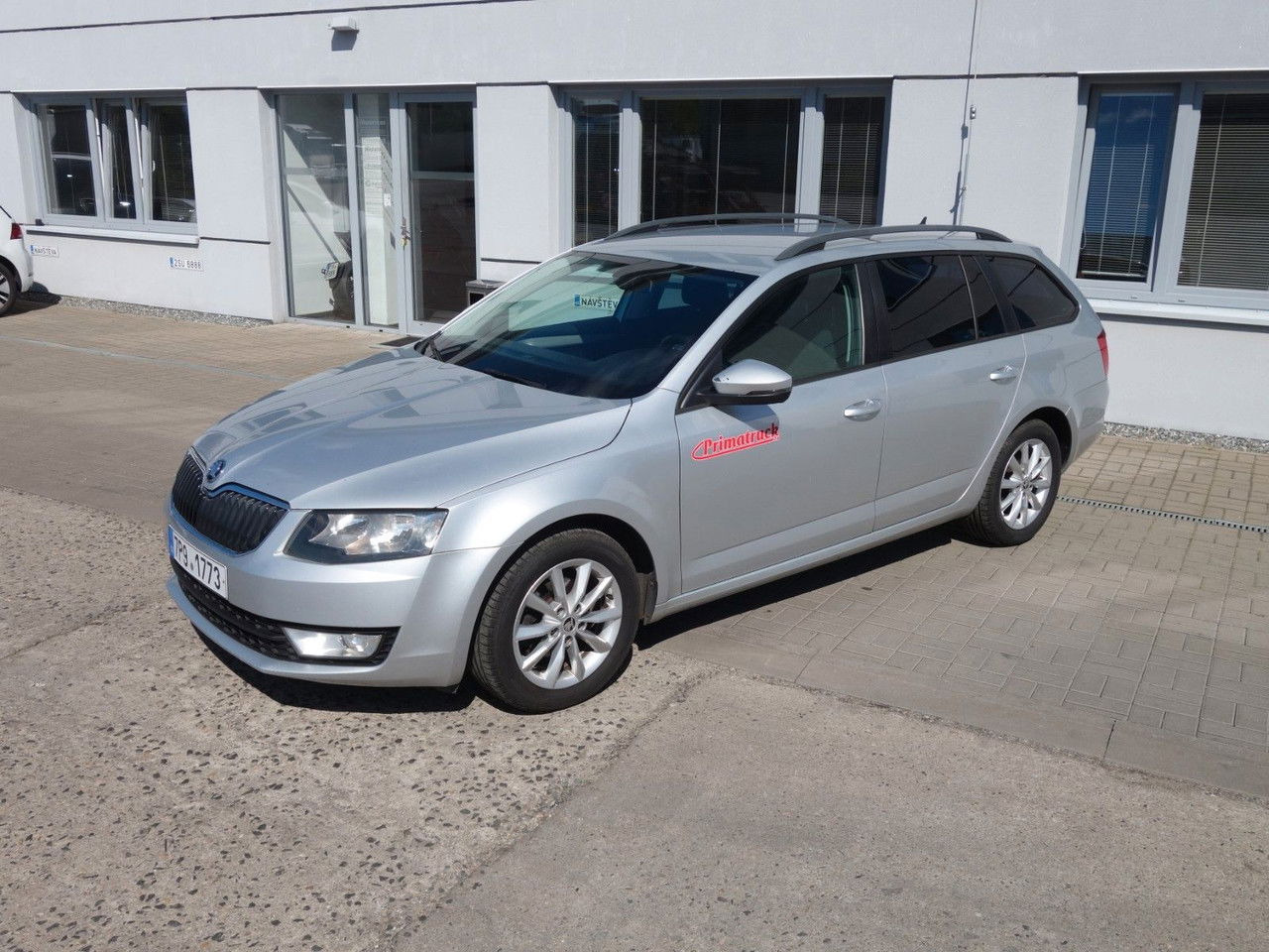 Škoda Octavia Combi Ambition 1,6 TDI, DSG, Navi, Clima - רכב סטיישן: תמונה 2 Škoda Octavia Combi Ambition 1,6 TDI, DSG, Navi, Clima - רכב סטיישן: תמונה 2