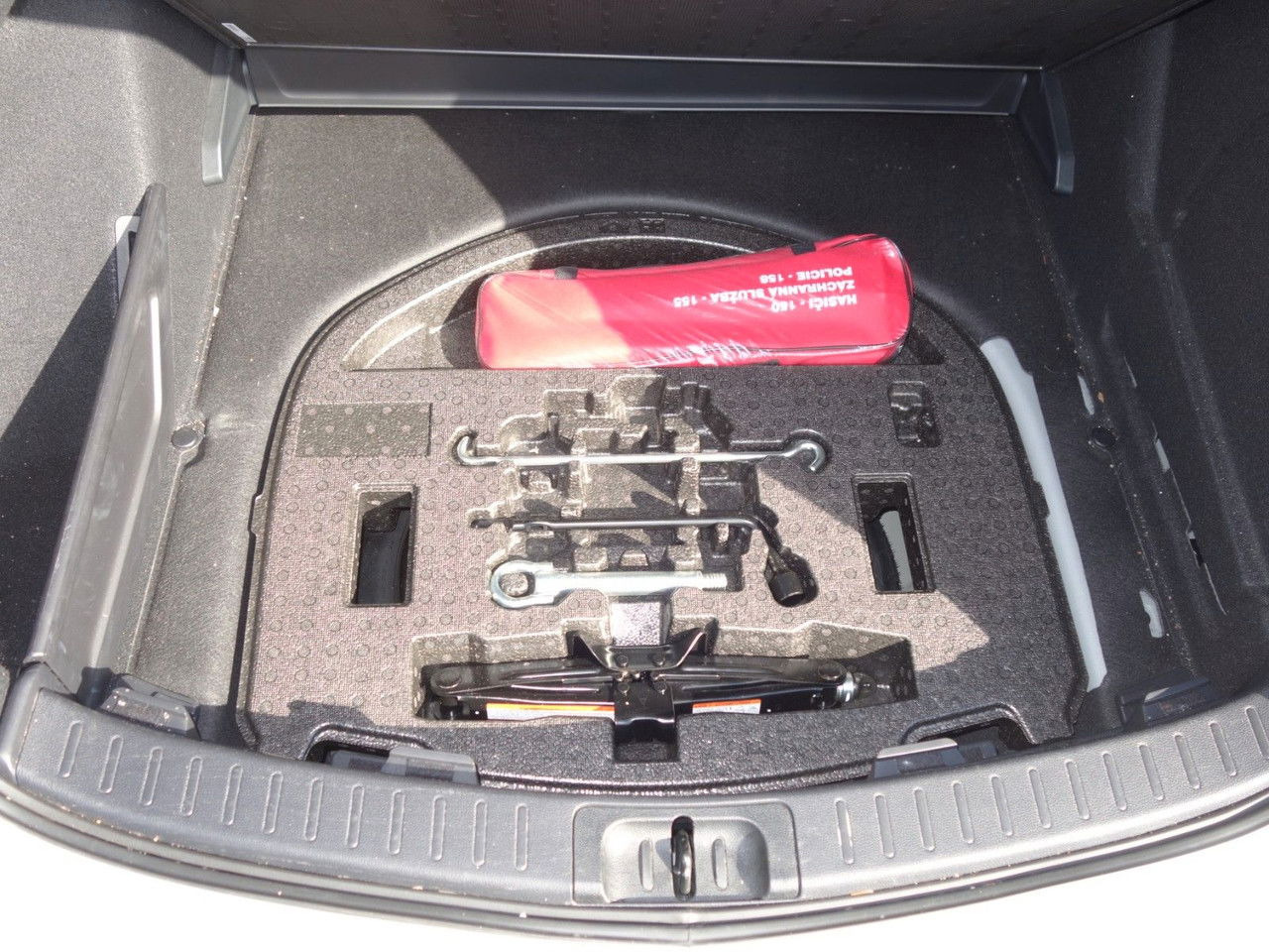 הַחכָּרָה  Toyota Corolla Touring 2,0 Hybrid GR Sport Toyota Corolla Touring 2,0 Hybrid GR Sport: תמונה 7