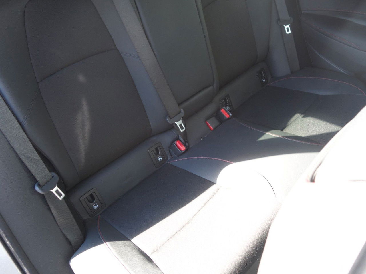 הַחכָּרָה  Toyota Corolla Touring 2,0 Hybrid GR Sport Toyota Corolla Touring 2,0 Hybrid GR Sport: תמונה 9