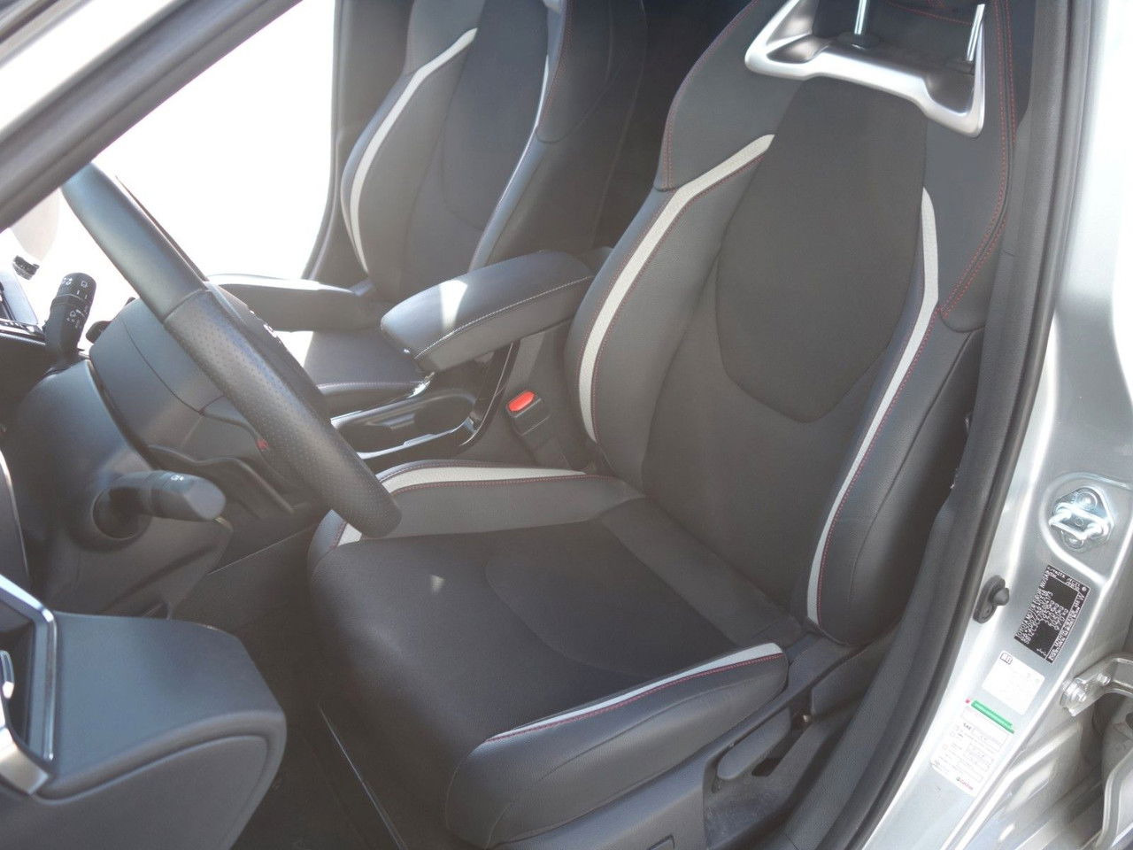 הַחכָּרָה  Toyota Corolla Touring 2,0 Hybrid GR Sport Toyota Corolla Touring 2,0 Hybrid GR Sport: תמונה 11