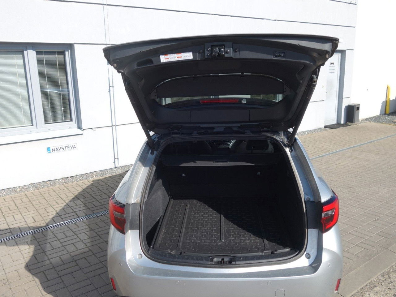 הַחכָּרָה  Toyota Corolla Touring 2,0 Hybrid GR Sport Toyota Corolla Touring 2,0 Hybrid GR Sport: תמונה 6