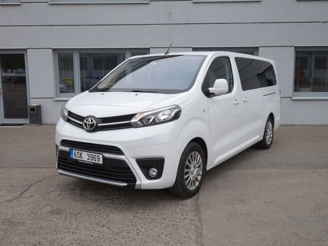 Toyota ProAce Verso L2 Shuttle Comfort - כלי רכב מסחרי לנוסעים: תמונה 3 Toyota ProAce Verso L2 Shuttle Comfort - כלי רכב מסחרי לנוסעים: תמונה 3