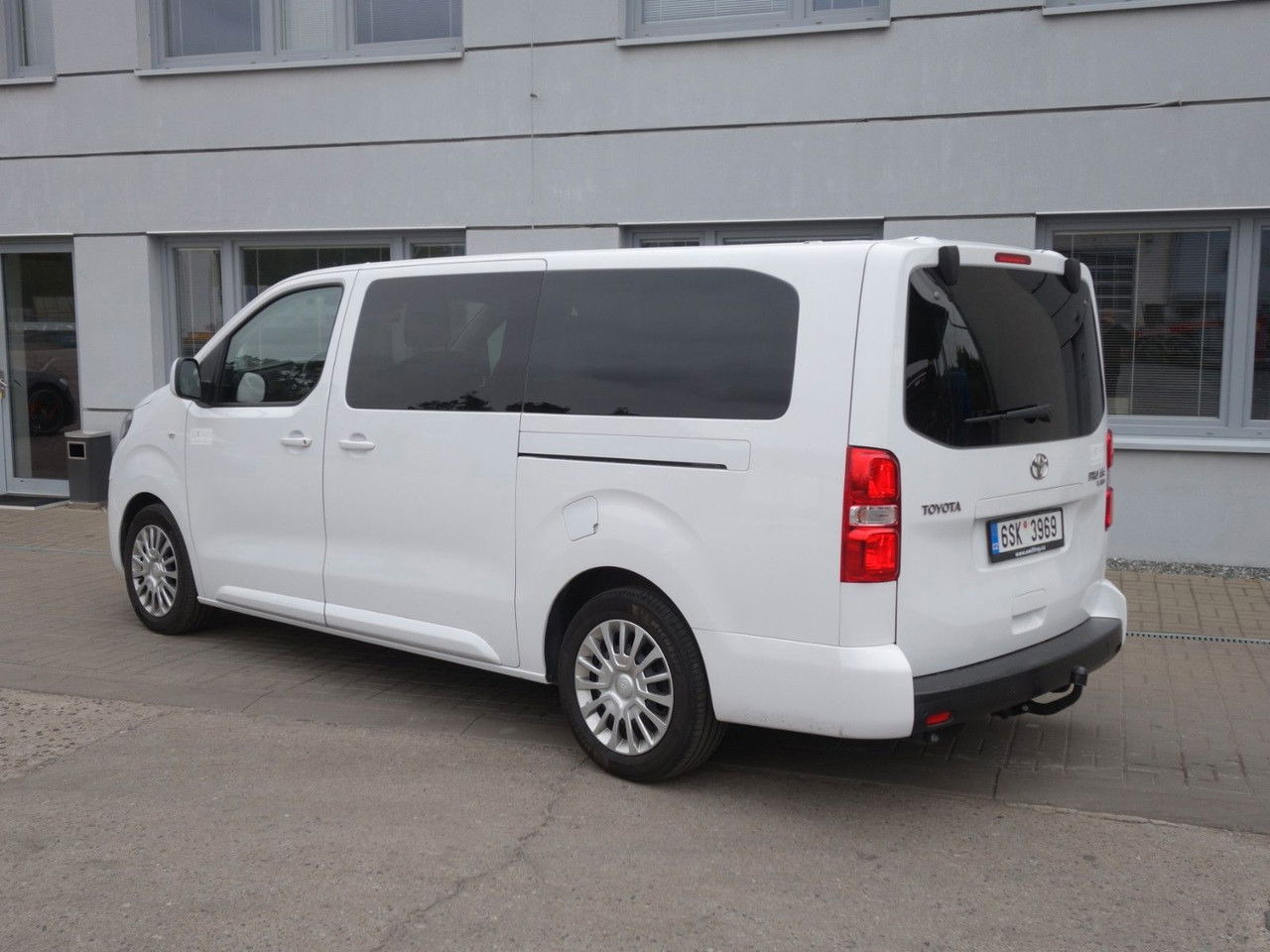 Toyota ProAce Verso L2 Shuttle Comfort - כלי רכב מסחרי לנוסעים: תמונה 5 Toyota ProAce Verso L2 Shuttle Comfort - כלי רכב מסחרי לנוסעים: תמונה 5