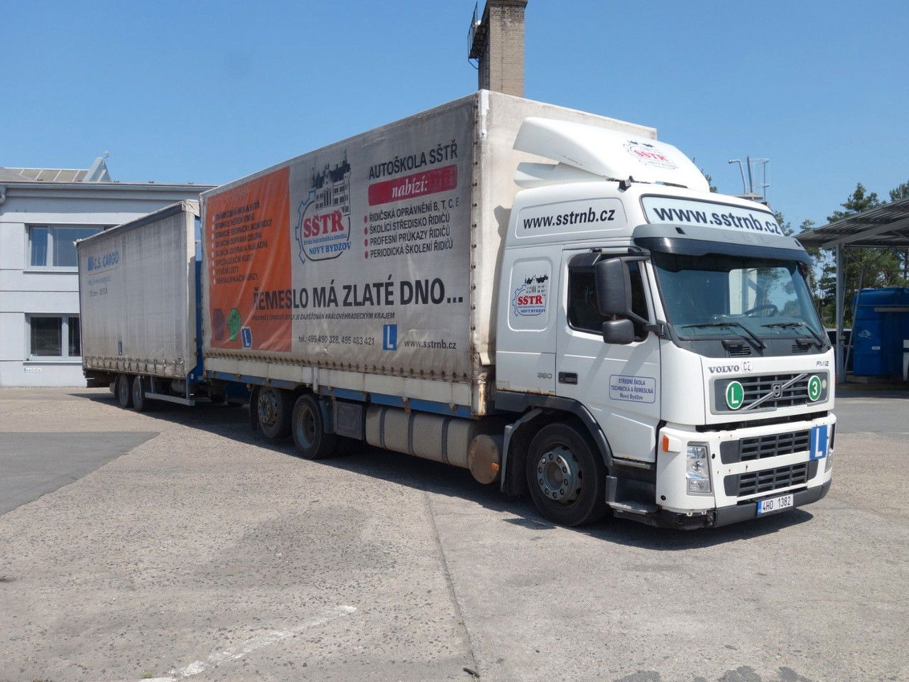 Volvo FM 380 6x2 + Panav Anhänger - משאית וילונות צד: תמונה 3 Volvo FM 380 6x2 + Panav Anhänger - משאית וילונות צד: תמונה 3