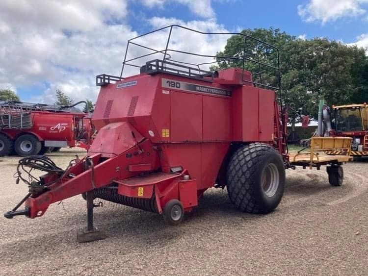 Massey Ferguson LB190 Fieldstar *** m. parkland ballevogn *** - מכונת צרור מרובעת: תמונה 1 Massey Ferguson LB190 Fieldstar *** m. parkland ballevogn *** - מכונת צרור מרובעת: תמונה 1