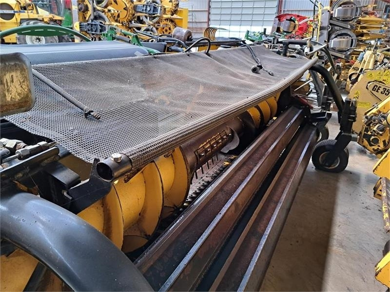 New Holland 283 Header - ציוד חציר ומספוא: תמונה 3 New Holland 283 Header - ציוד חציר ומספוא: תמונה 3