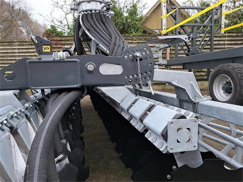 Volmer T-Rubber TRG W601 - מכל תערובת: תמונה 4 Volmer T-Rubber TRG W601 - מכל תערובת: תמונה 4