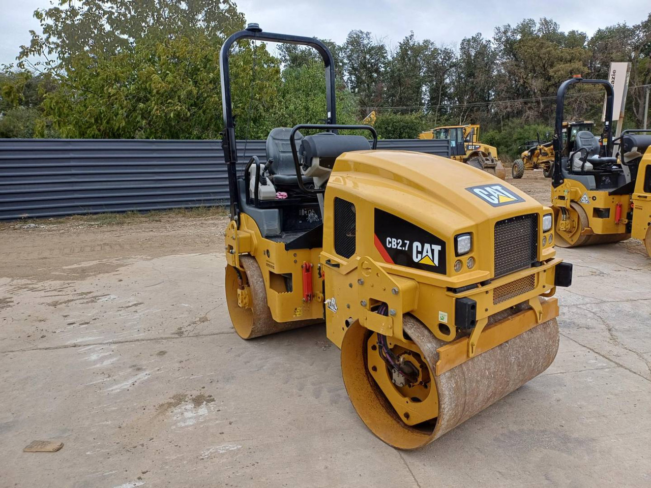 CAT CB2.7LRC - רולר כביש: תמונה 2 CAT CB2.7LRC - רולר כביש: תמונה 2