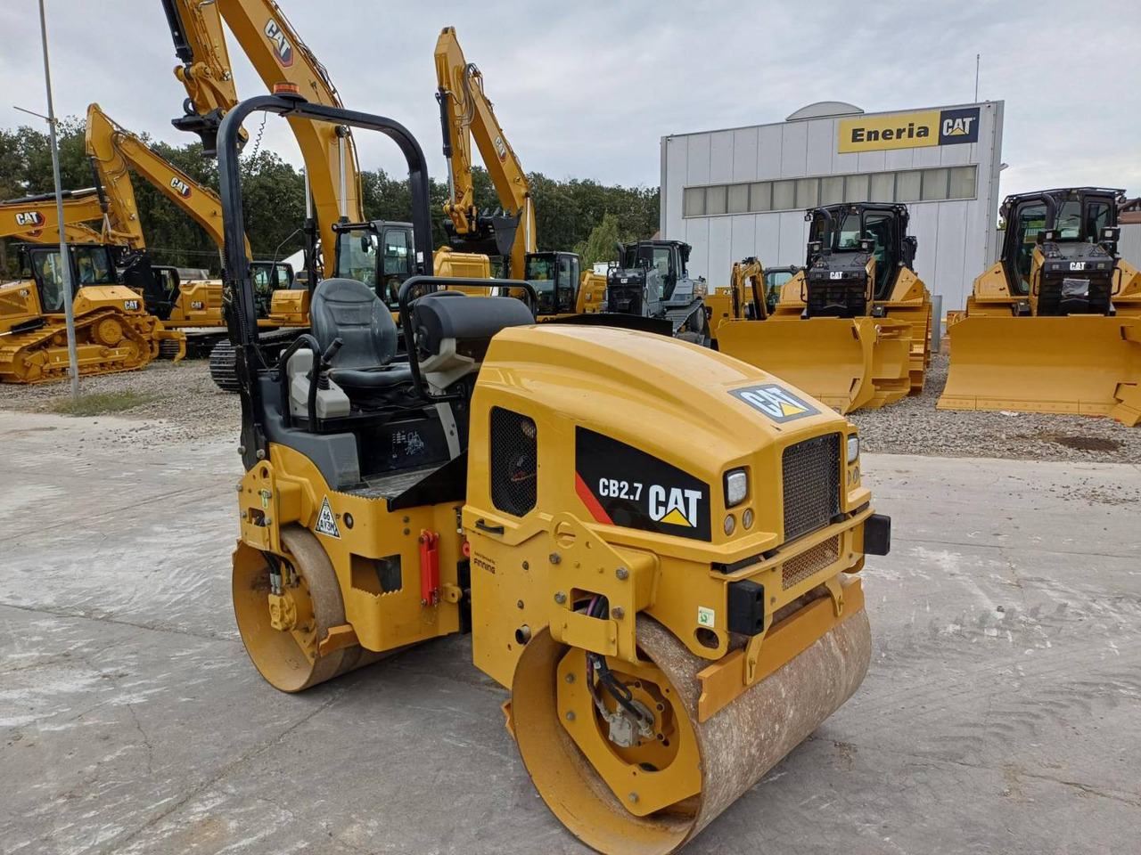 CAT CB2.7LRC - רולר כביש: תמונה 2 CAT CB2.7LRC - רולר כביש: תמונה 2