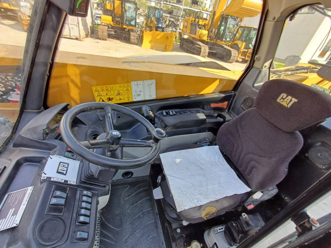 מפעיל טלסקופי CAT TH407C: תמונה 11 מפעיל טלסקופי CAT TH407C: תמונה 11