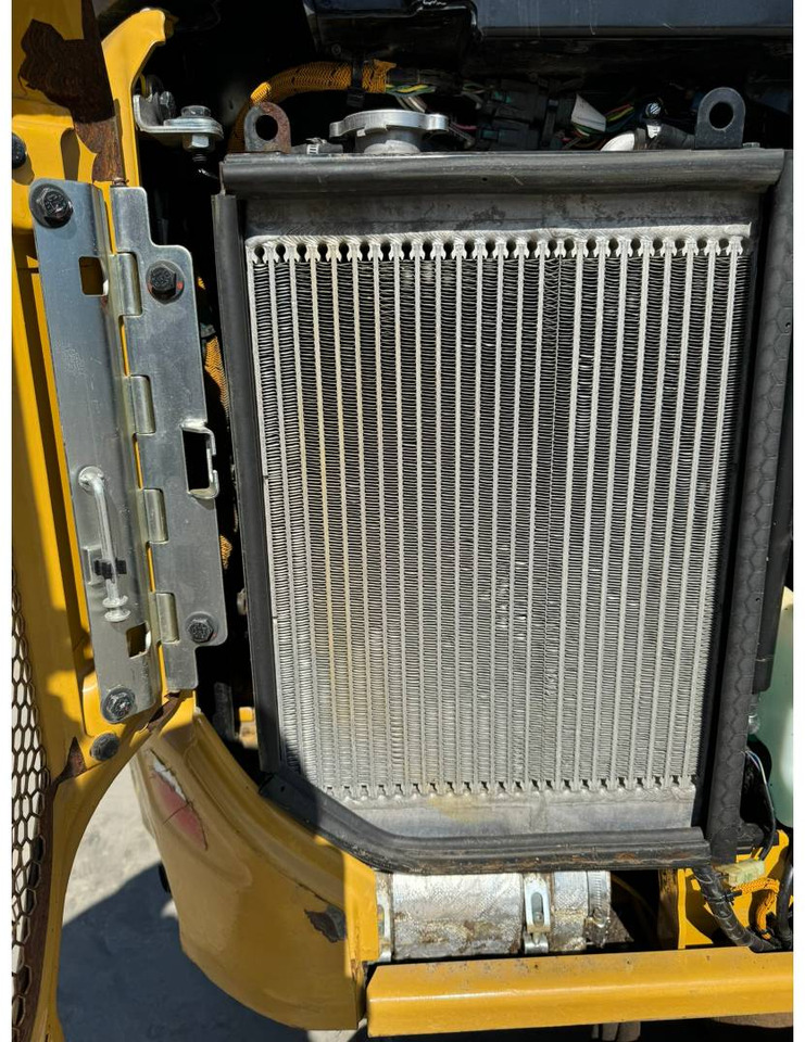 מחפר סורק CAT 301.8: תמונה 15