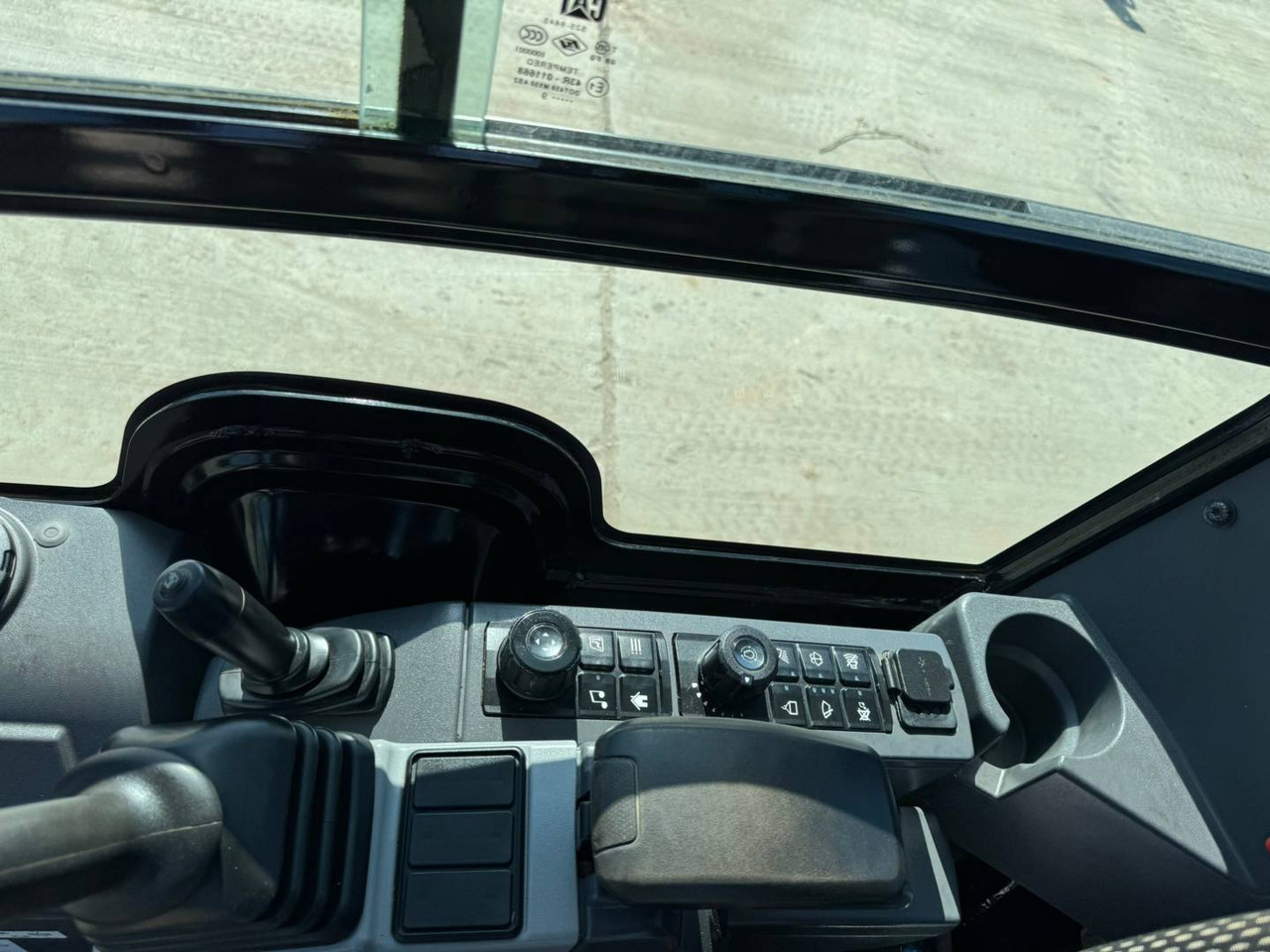 מחפר סורק CAT 301.8: תמונה 12